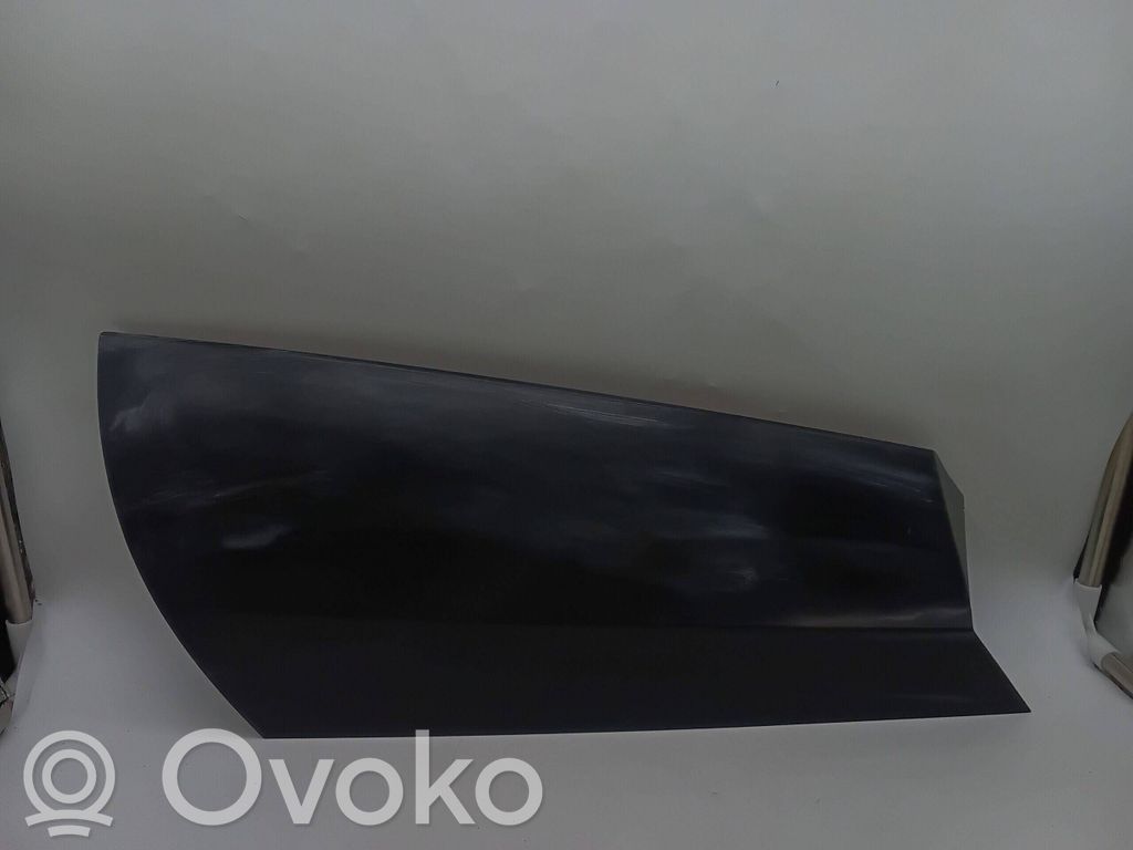 Land Rover Discovery 5 Takaoven lista (muoto)