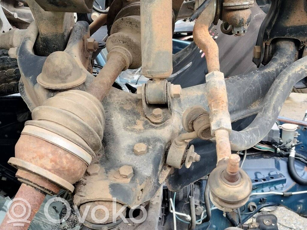 Mitsubishi Pajero Wahacz przedni 