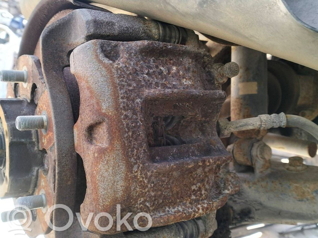 Nissan Patrol 260 Etujarrun jarrusatulan kannatin 