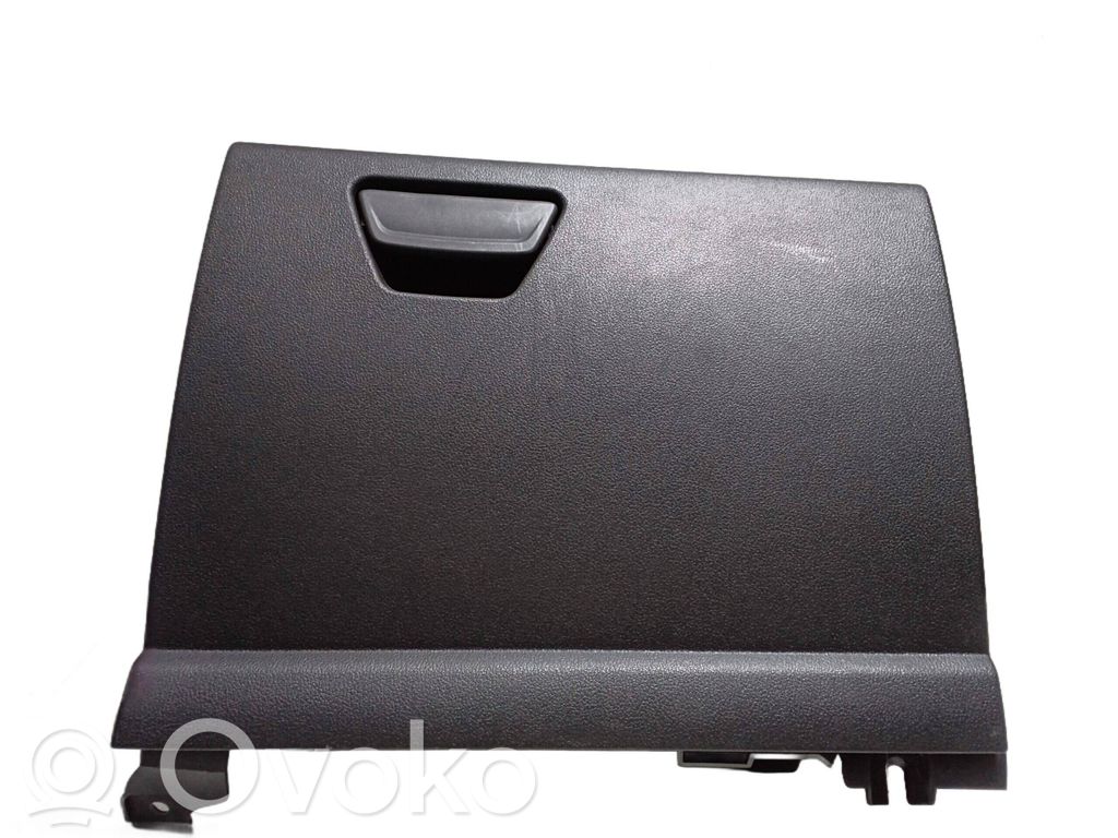 Ford Kuga II Handschuhfach