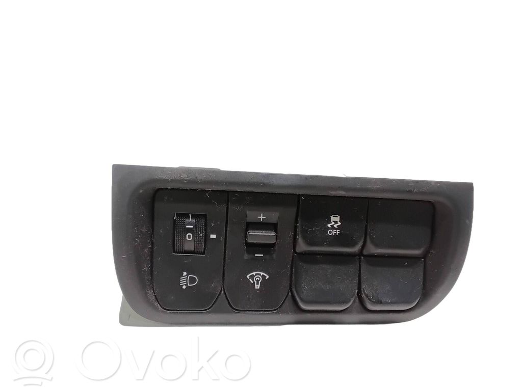 KIA Rio Sonstige Schalter / Griffe / Umschalter 