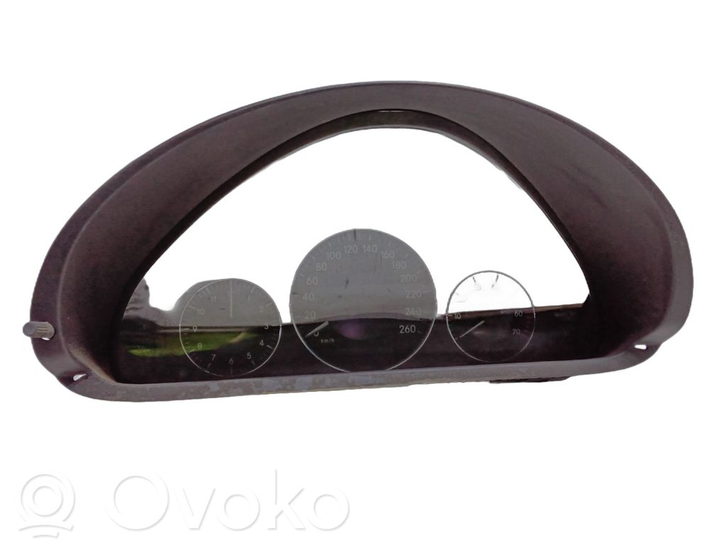 Mercedes-Benz CLK A209 C209 Tableau de bord