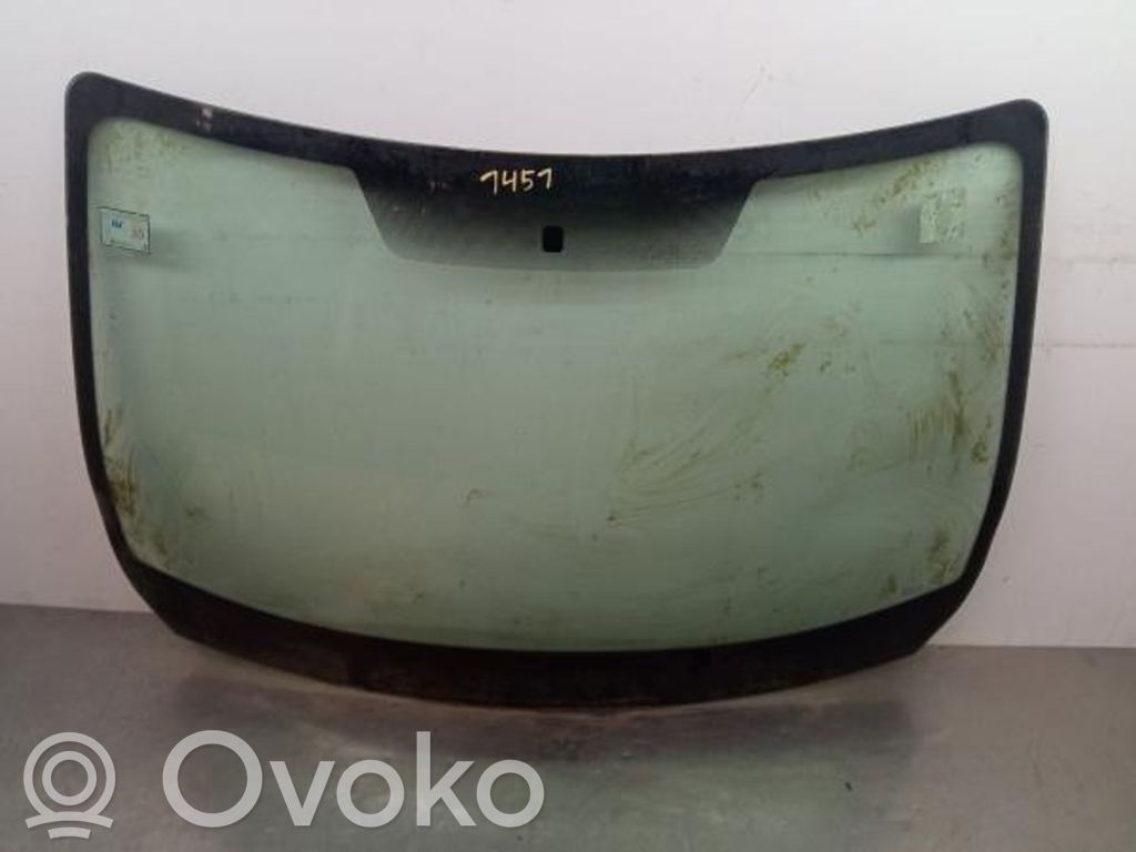 Front windscreen/windshield window   E943R014839