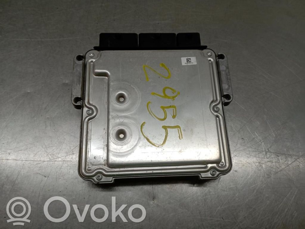 Renault Clio IV Engine control unit/module 