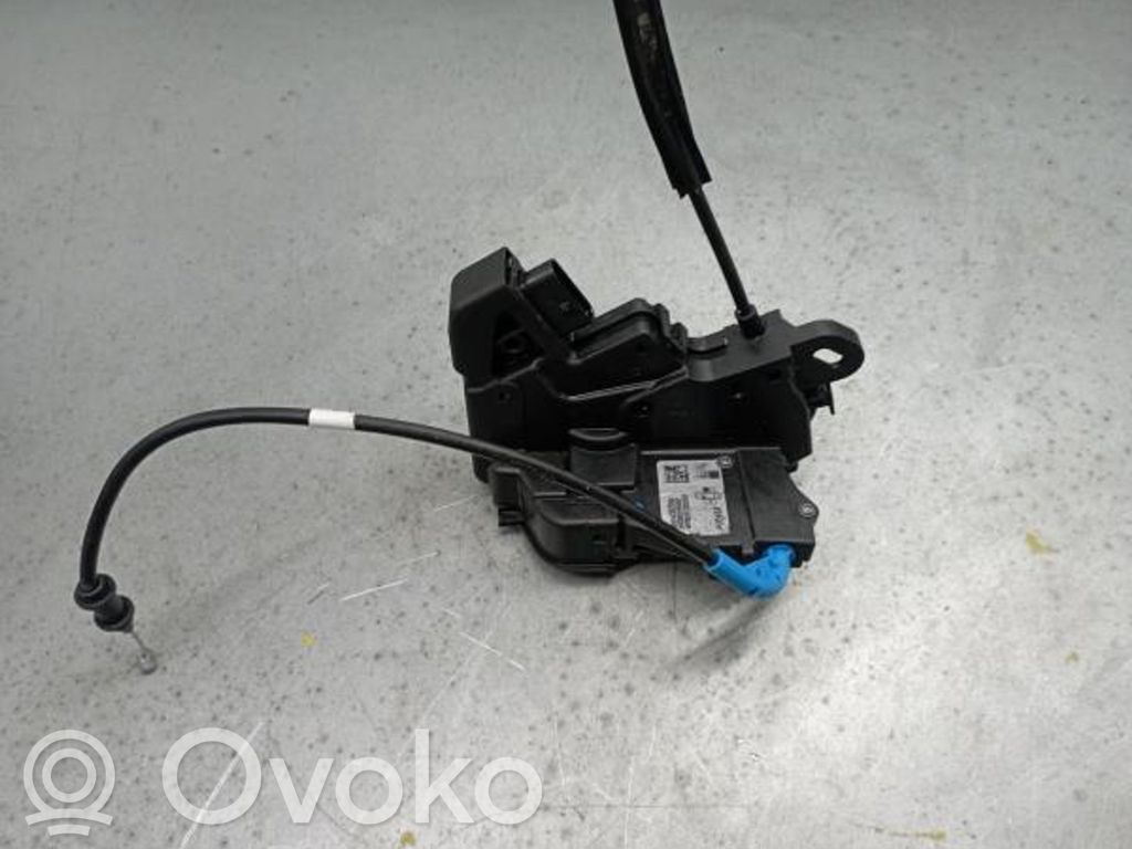 Priekšpusē slēdzene   9835556980,MP0622200232