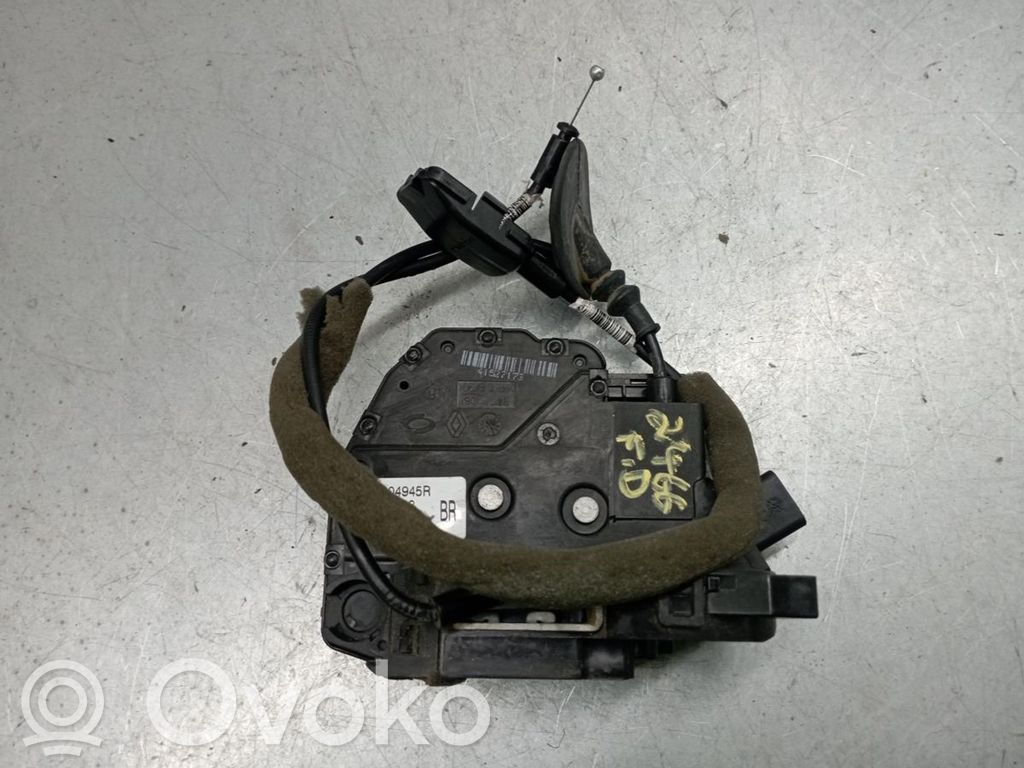 Priekšpusē slēdzene   805004945R,40627203,4PINOS