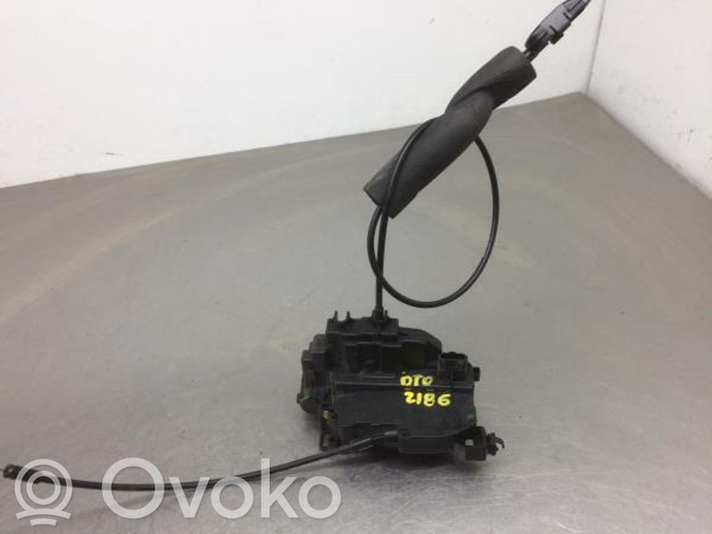 Etuoven lukko