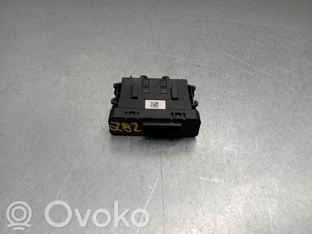 Sonstige Steuergeräte / Module   284Y66LA6D