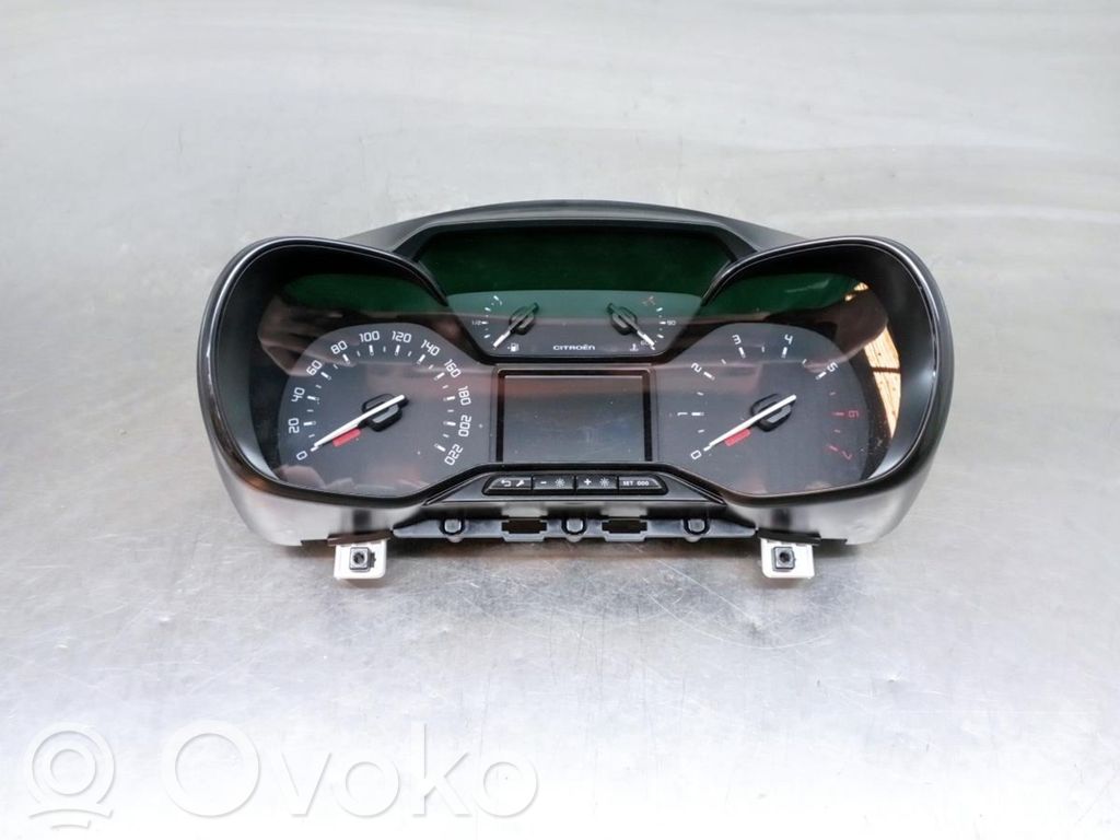 Speedometer (instrument cluster)   983755368000,1345815,22947KMS