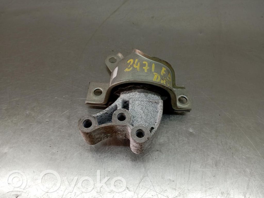 Fiat 500 Engine mount bracket 