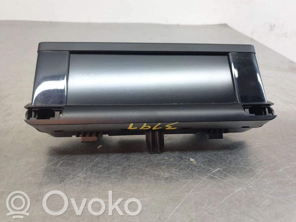 Citroen C4 Cactus Speedometer (instrument cluster) 