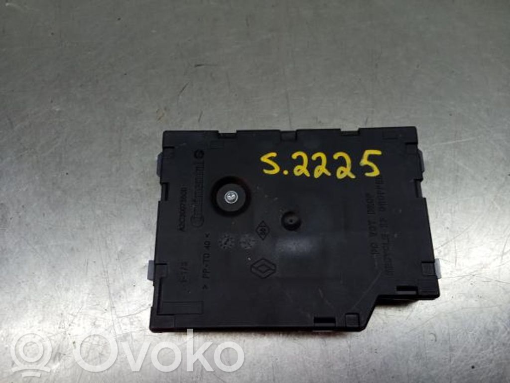 Renault Clio IV Užvedimo kortelės skaitytuvas 