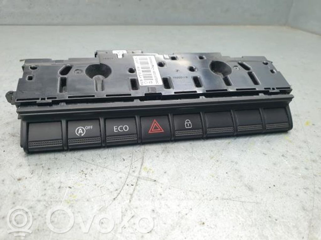 Hazard light switch   283E86009R,AE1167293C