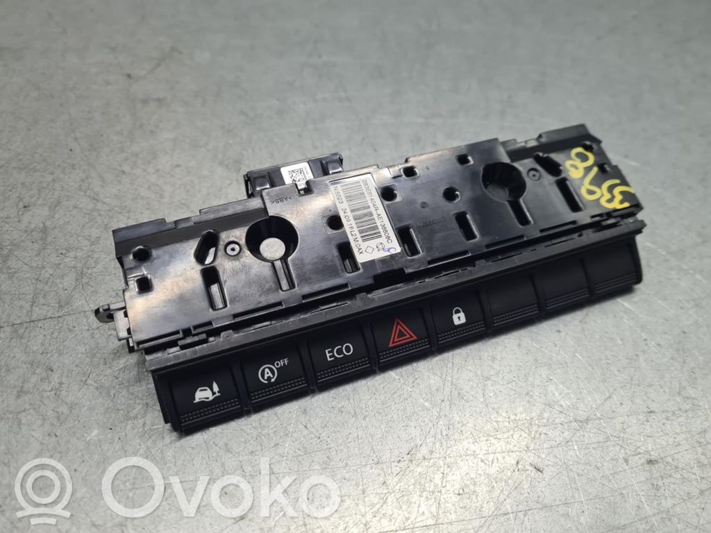 Hazard light switch   283E81404R,AE136608C