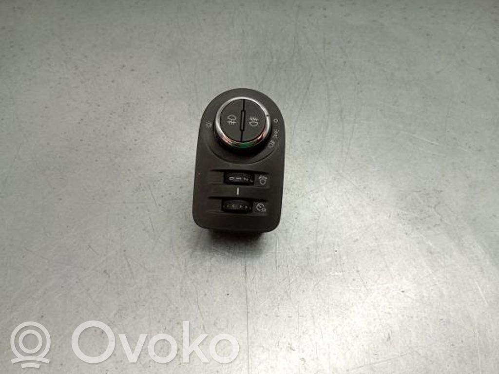 Lukturu slēdzis   13470445,A178501