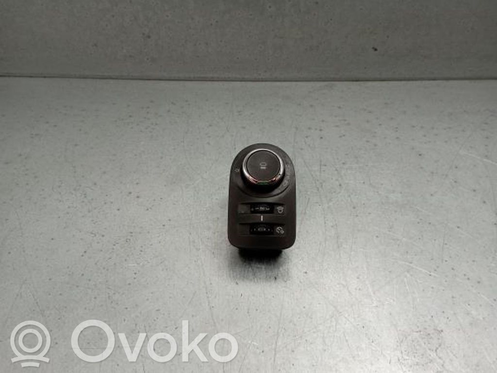 Opel Corsa E Przełącznik świateł 