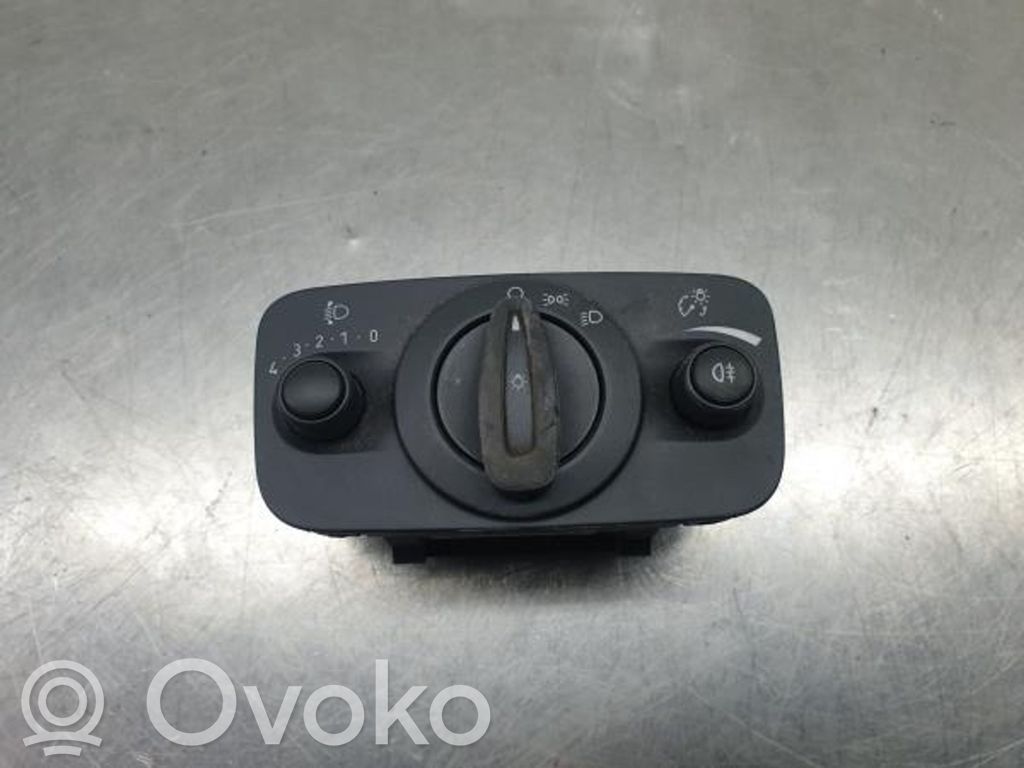 Light switch   C1BT13A024DB