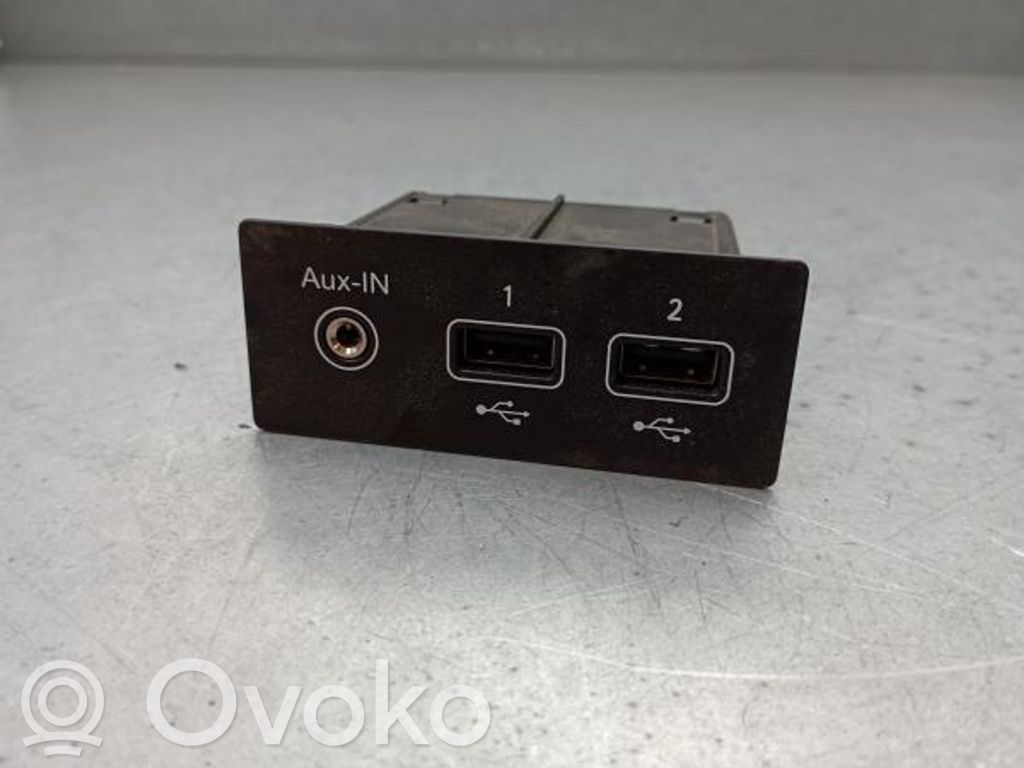 Other devices   280231553R,1AUXJACK35MM,2ENTRADASUSB,33352430,40000442