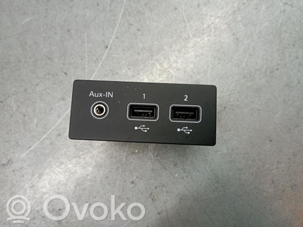 Other devices   280231553R,2ENTRADASUSB,33352430,ENTRADAAUX