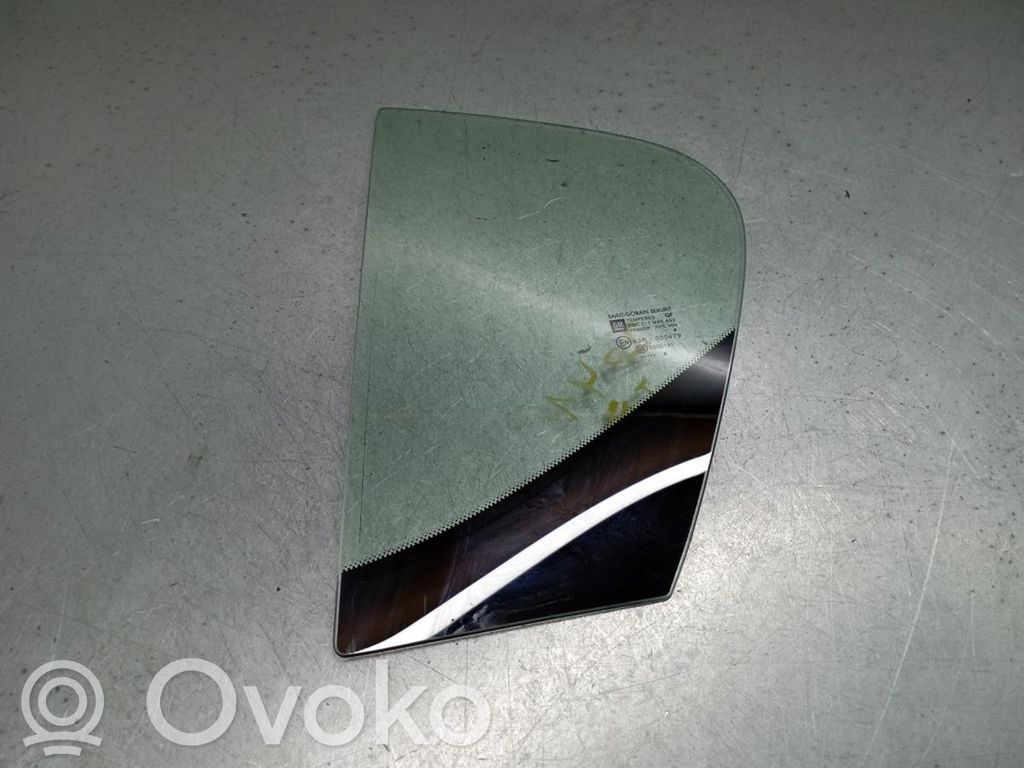 Vidrio lateral trasero   E943R000479,E000191