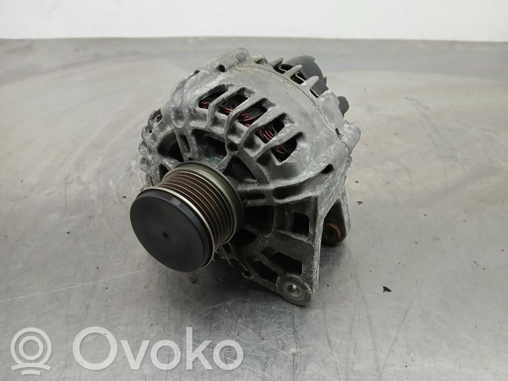 Renault Clio IV Generator/alternator 