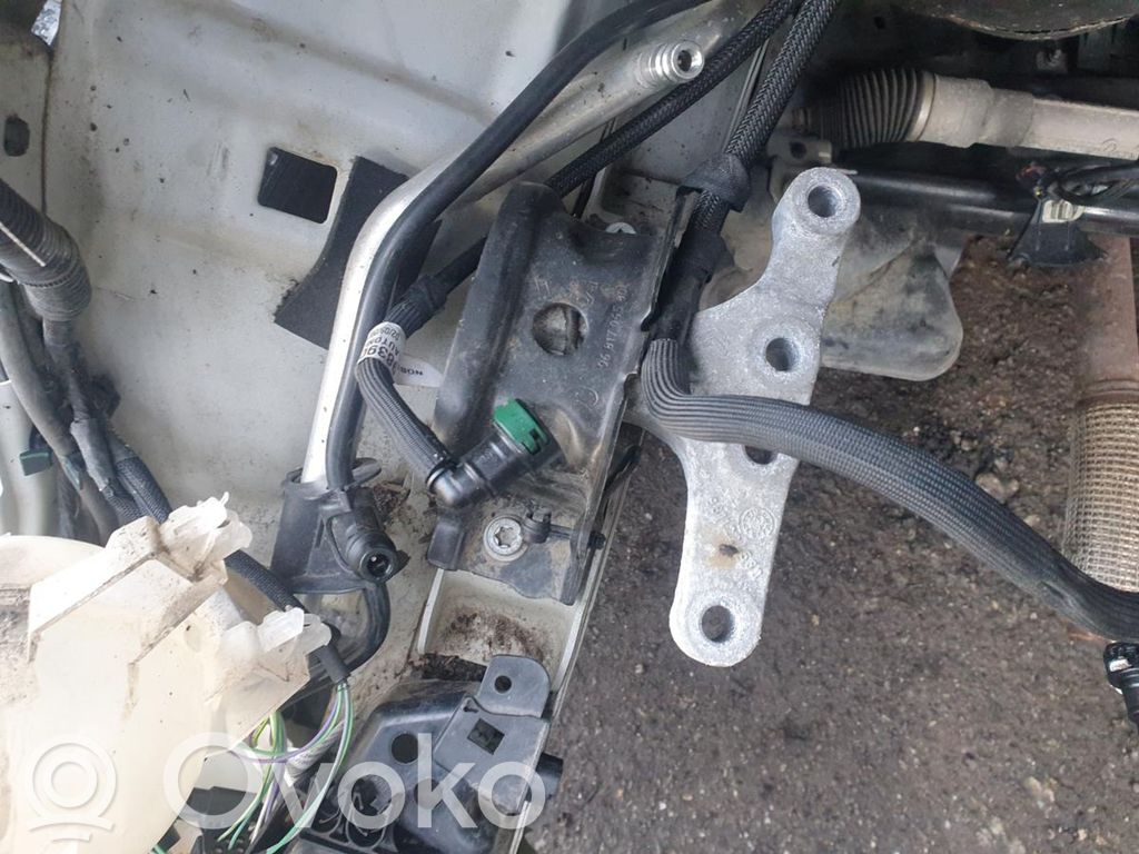Engine mount bracket