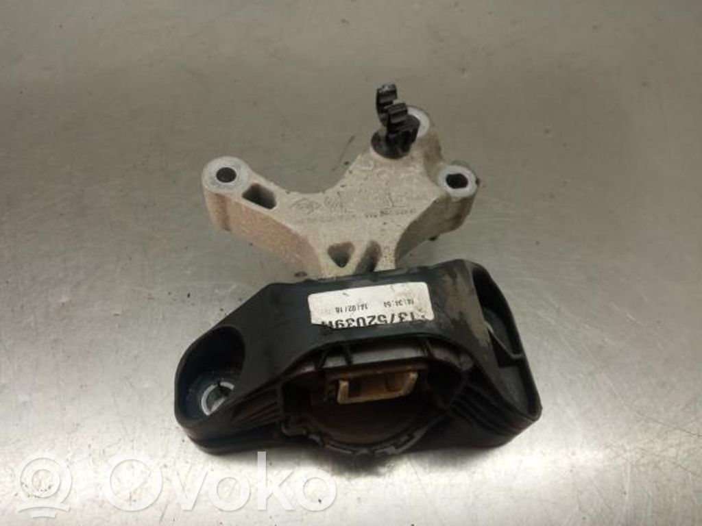 Engine mount bracket   113752039R,DIREITO