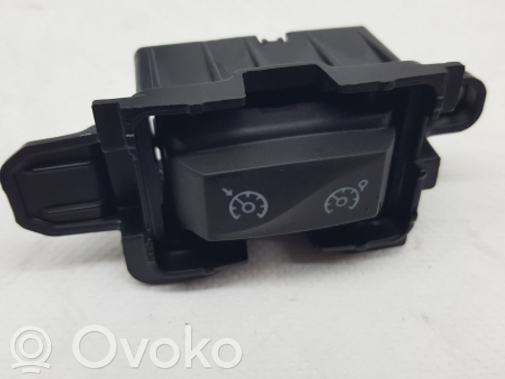 Multifunctional control switch/knob