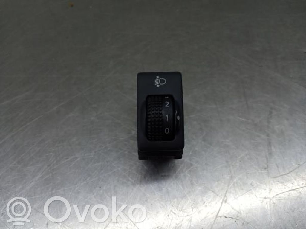 Nissan Juke I F15 Interruptor de control multifunción 