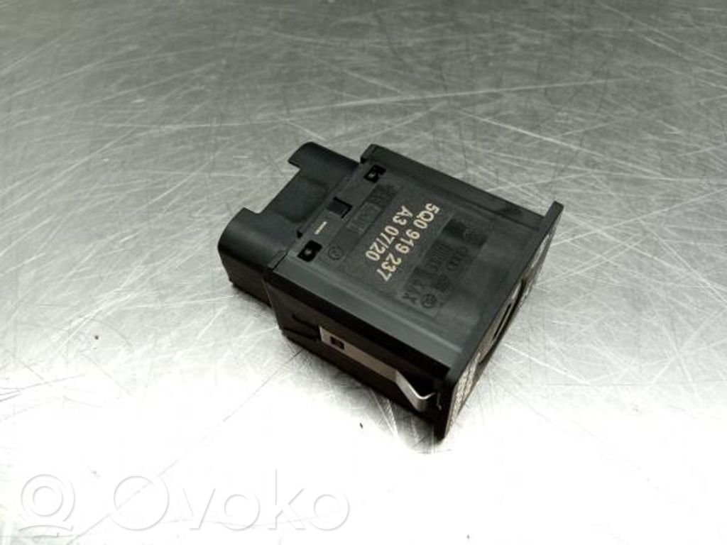 Przyciski multifunkcyjne   5Q0919237,DOAIRBAGPASSAGEIRO
