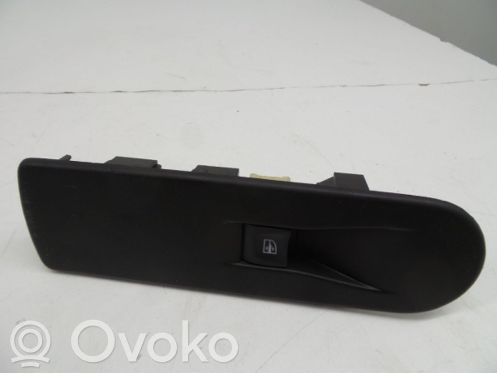 Electric window control switch   809602454R