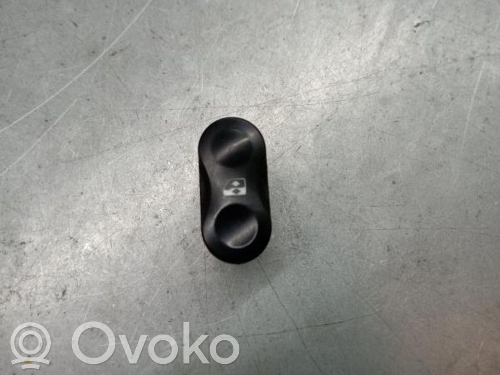 Dacia Duster Electric window control switch 