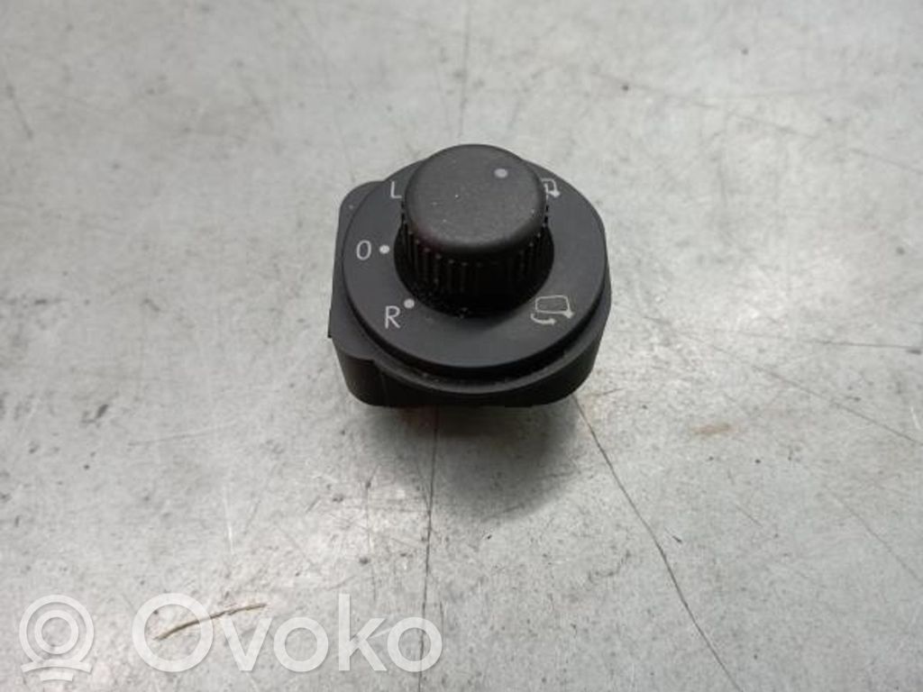 Volkswagen Beetle A5 Wing mirror switch 