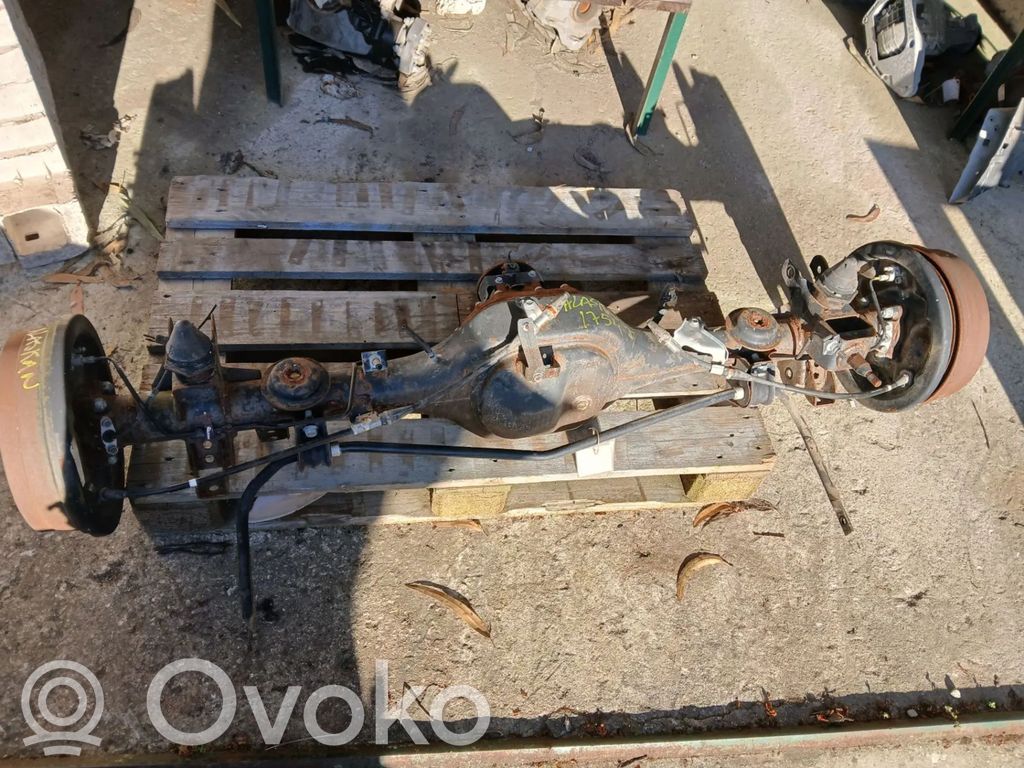 Renault Alaskan Belka osi tylnej 