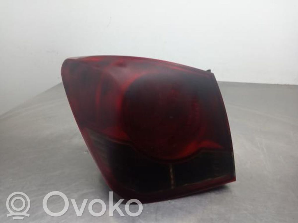 Chevrolet Cruze Takaluukun takavalot 