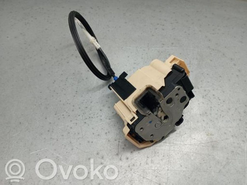 Zamek drzwi przednich   Y15J29139A,520184670