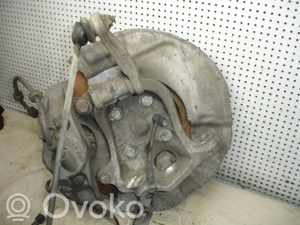 Front wheel hub spindle knuckle