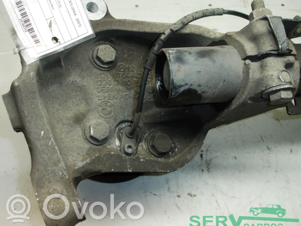 Front wheel hub spindle knuckle