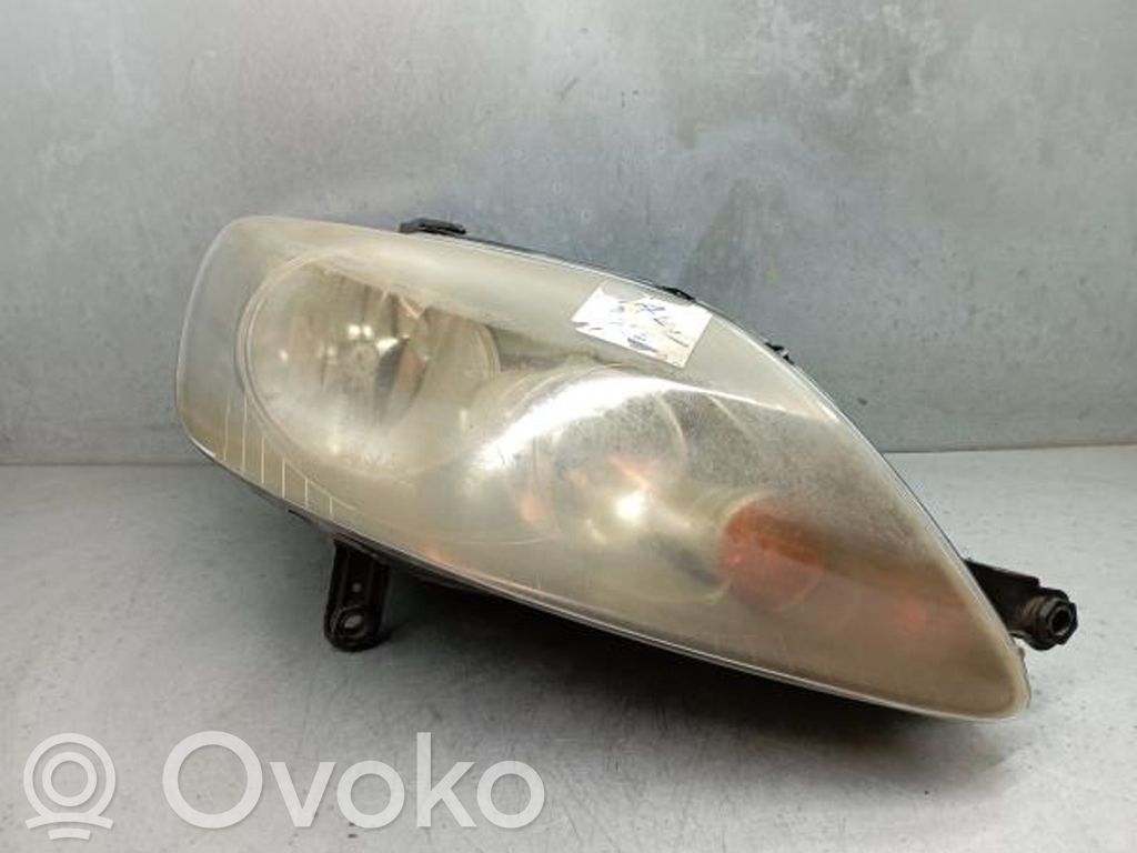 Volkswagen Golf Plus Lampa przednia 