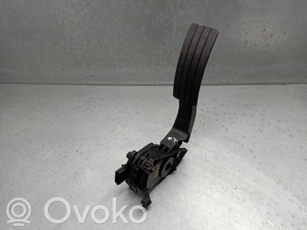 Akseleratora pedālis   180029347R,6PV00997807