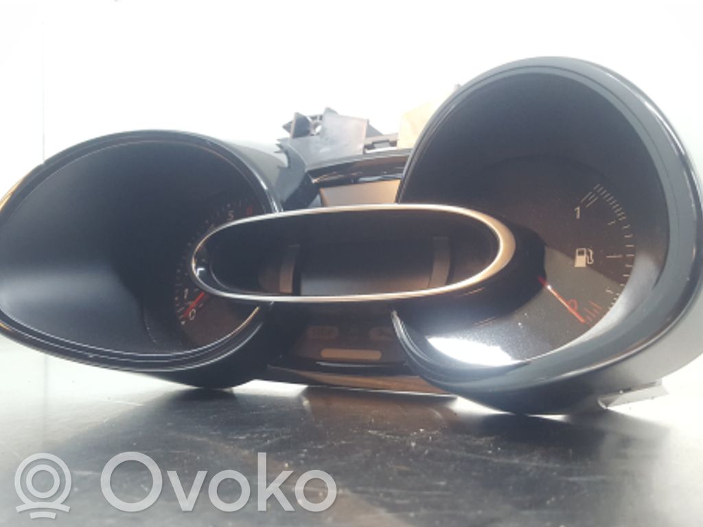 Renault Clio IV Speedometer (instrument cluster) 