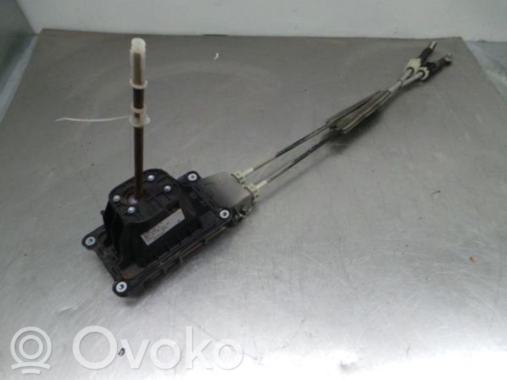 Renault Clio IV Pavarų perjungimo svirtis 