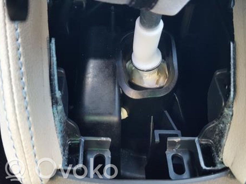 Nissan Micra K14 Pavarų perjungimo svirtis 
