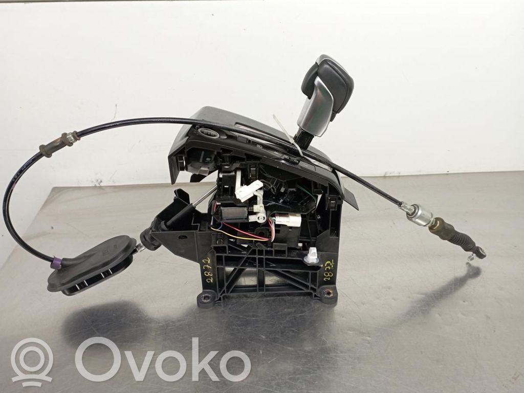 Nissan Micra K14 Pavarų perjungimo svirtis 