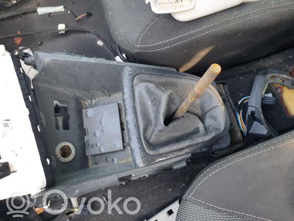 Renault Clio IV Pavarų perjungimo svirtis 