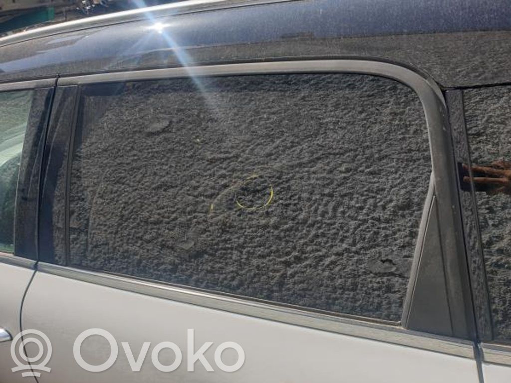 Mini Cooper Countryman R60 Rear door window glass 