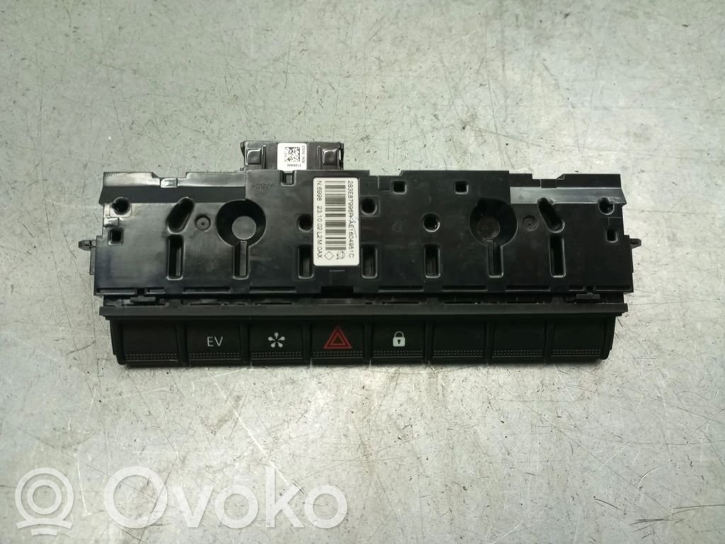 Hazard light switch   283E87996R,AE1604951C