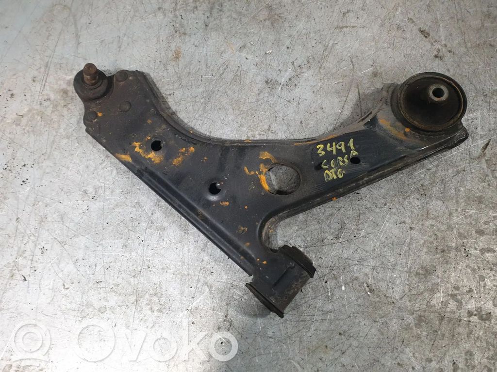 Opel Corsa E Рычаг 