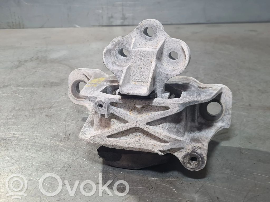 Ford Focus Engine mount bracket 