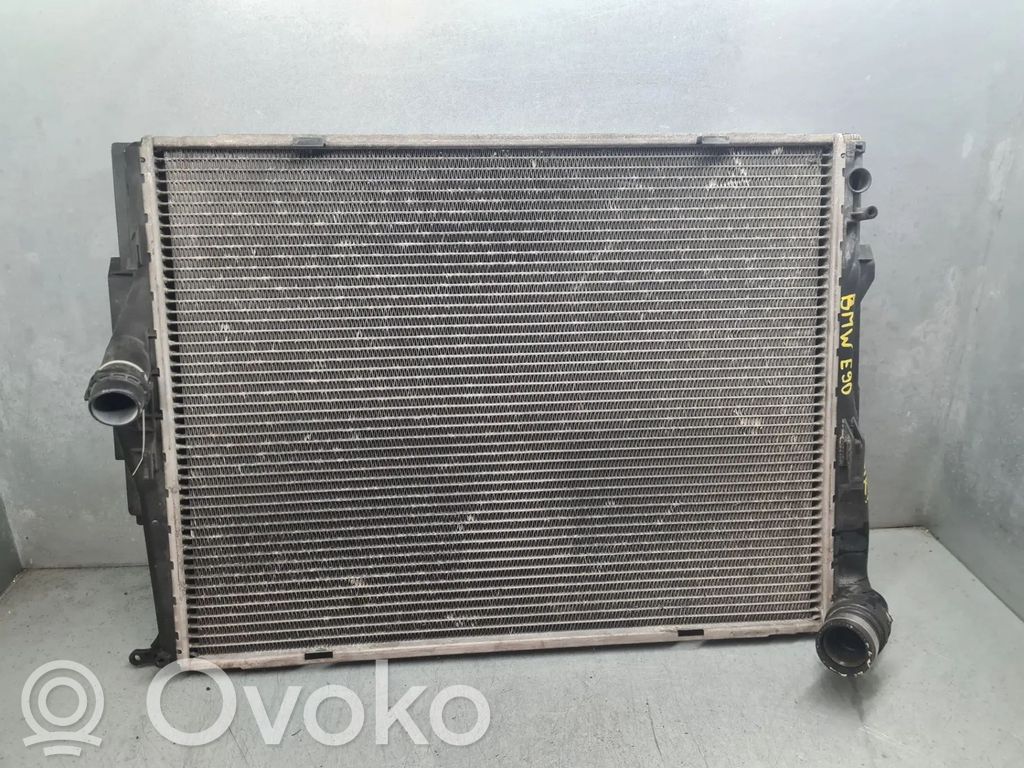 BMW 3 E90 E91 Coolant radiator 